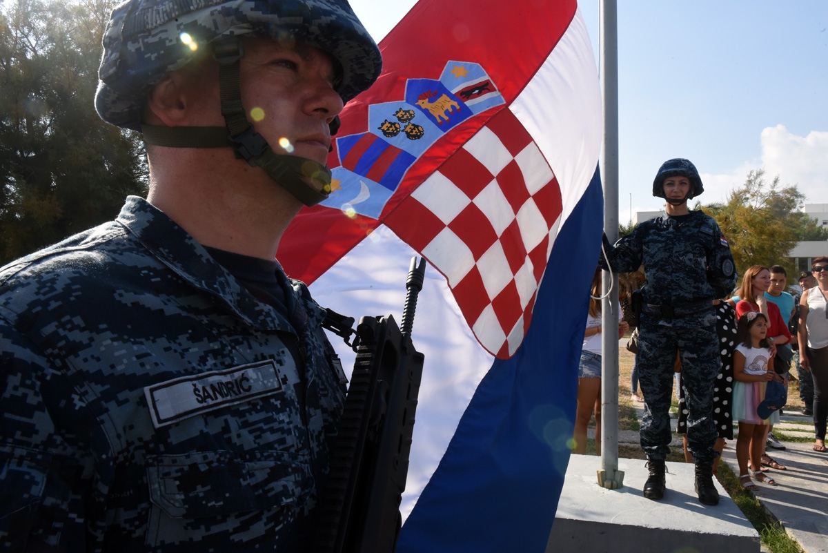 https://www.morh.hr/wp-content/gallery/povratak-broda-hrm-a-vukovar-iz-operacije-sea-guardian/povratak_rtop_vukovar_iz_operacije_sea_guardian_24092018_11.jpg