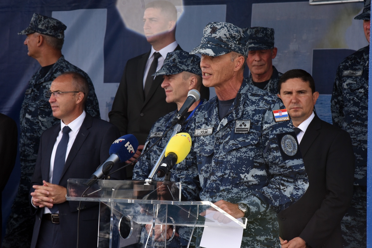 https://www.morh.hr/wp-content/gallery/povratak-broda-hrm-a-vukovar-iz-operacije-sea-guardian/povratak_rtop_vukovar_iz_operacije_sea_guardian_24092018_18.jpg