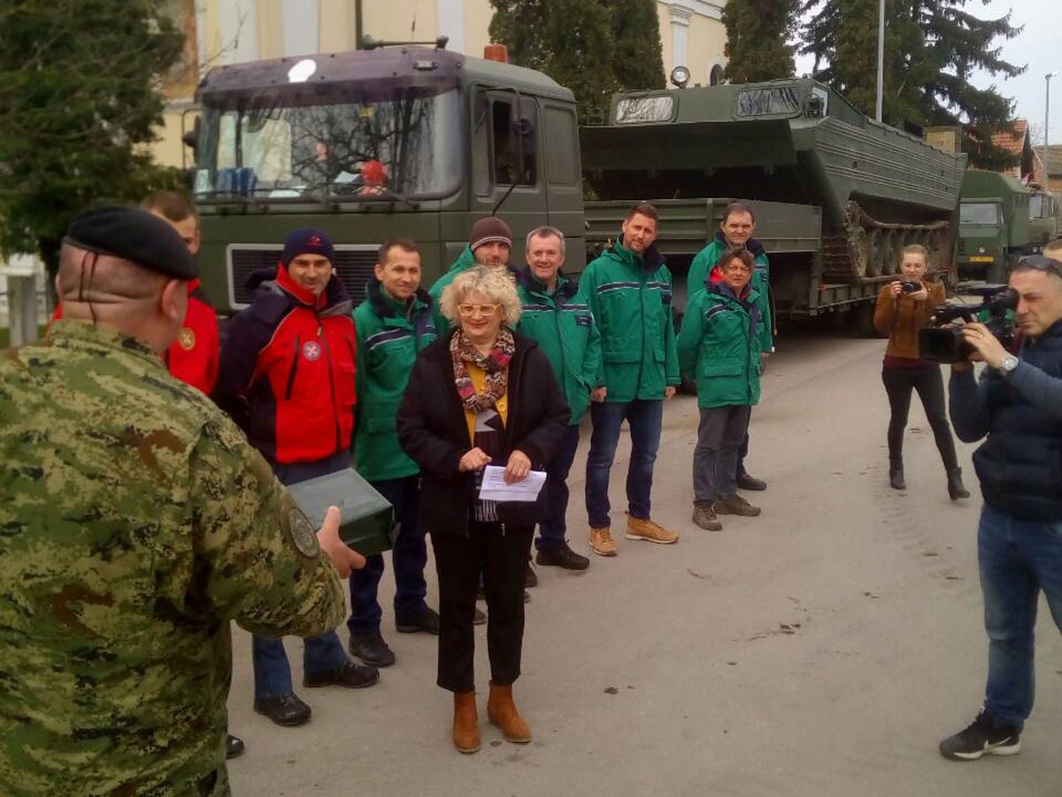 https://www.morh.hr/wp-content/gallery/povratak-vojnika-iz-poplavljenih-podrucja-u-svoje-postrojbe/poplave_26032018_2.jpg