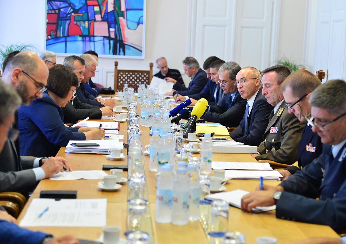 https://www.morh.hr/wp-content/gallery/pozitivno-misljenje-odbora-za-obranu-za-novi-proces-nabave-vba/saborski_odbor_03062019_01.jpg