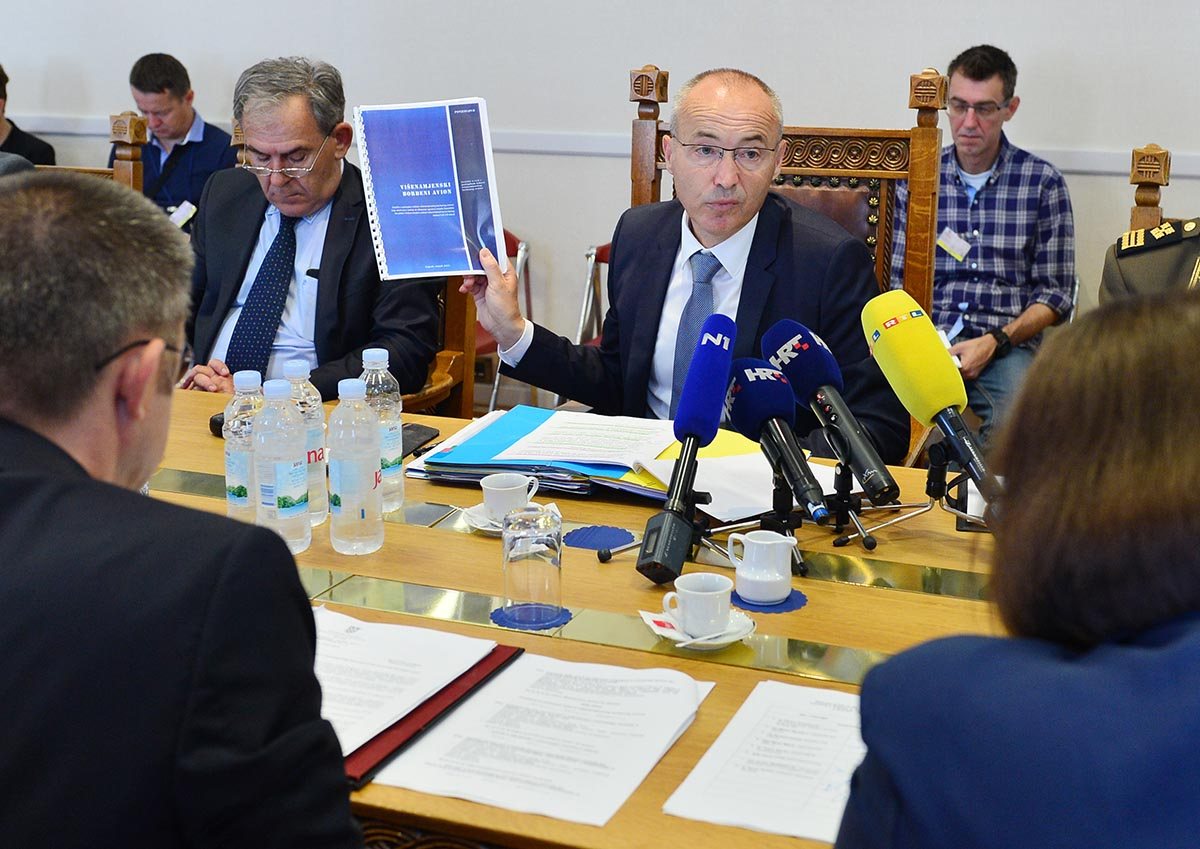 https://www.morh.hr/wp-content/gallery/pozitivno-misljenje-odbora-za-obranu-za-novi-proces-nabave-vba/saborski_odbor_03062019_03.jpg