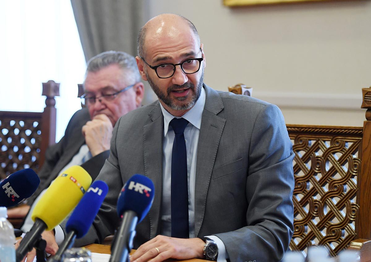https://www.morh.hr/wp-content/gallery/pozitivno-misljenje-odbora-za-obranu-za-novi-proces-nabave-vba/saborski_odbor_03062019_11.jpg