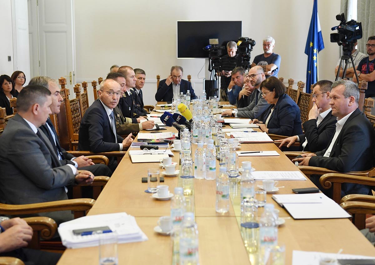 https://www.morh.hr/wp-content/gallery/pozitivno-misljenje-odbora-za-obranu-za-novi-proces-nabave-vba/saborski_odbor_03062019_15.jpg
