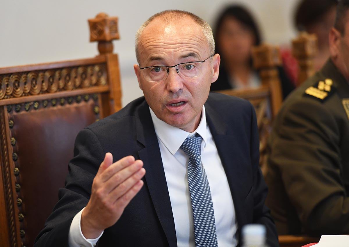 https://www.morh.hr/wp-content/gallery/pozitivno-misljenje-odbora-za-obranu-za-novi-proces-nabave-vba/saborski_odbor_03062019_16.jpg