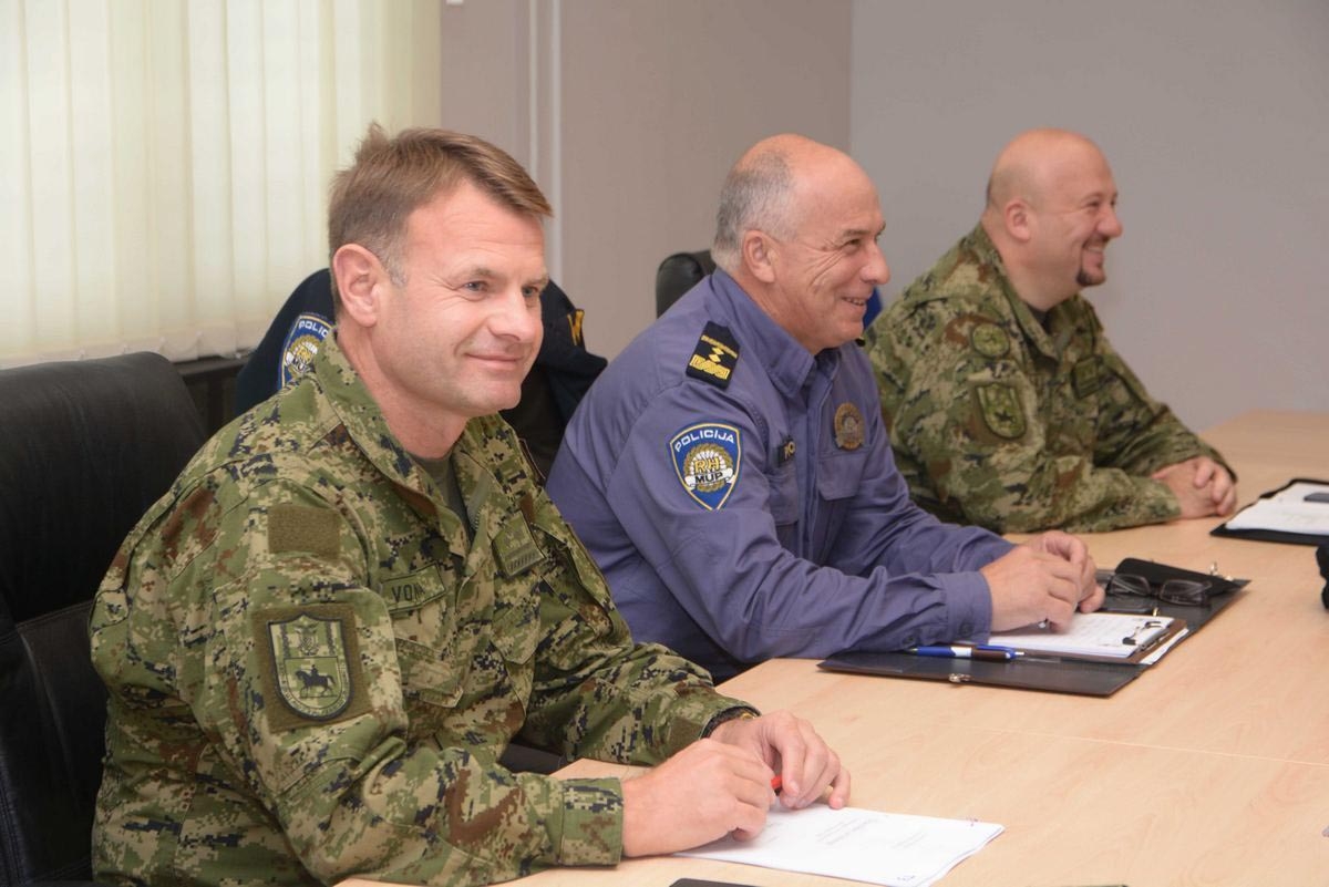 https://www.morh.hr/wp-content/gallery/predavanje-generala-zivanovica-polaznicima-ratne-skole/ratna_skola_04102018_4.jpg