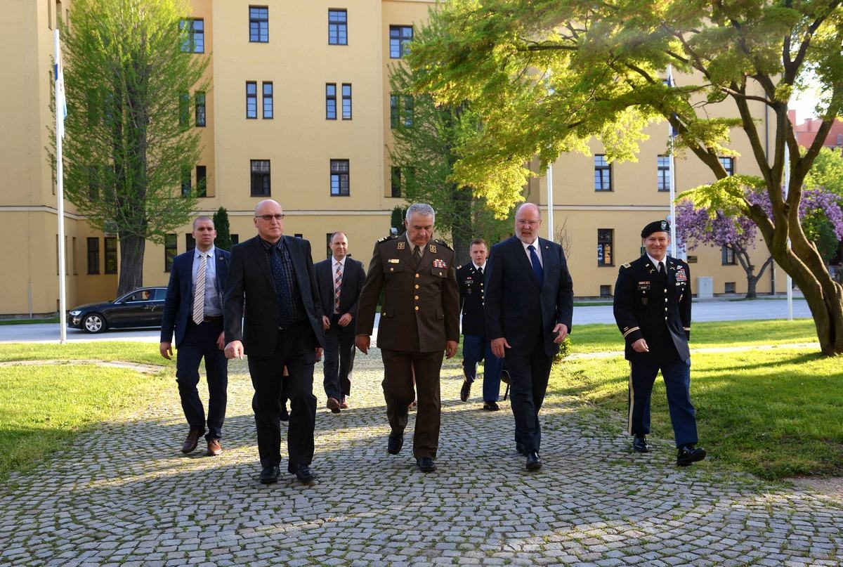https://www.morh.hr/wp-content/gallery/predavanje-profesora-s-fakulteta-george-marshall-centar-na-hvu/hvu_19042018_02.jpg