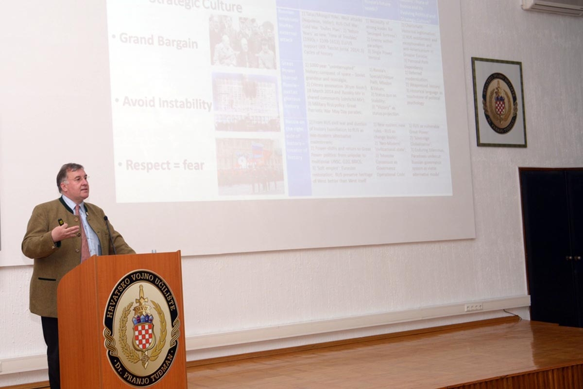 https://www.morh.hr/wp-content/gallery/predavanje-profesora-s-fakulteta-george-marshall-centar-na-hvu/hvu_19042018_10-2.jpg