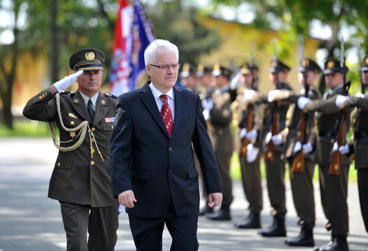 https://www.morh.hr/wp-content/gallery/predsjednik-josipovic-obisao-hrz-i-pzo/josipovic_25082014_1.jpg