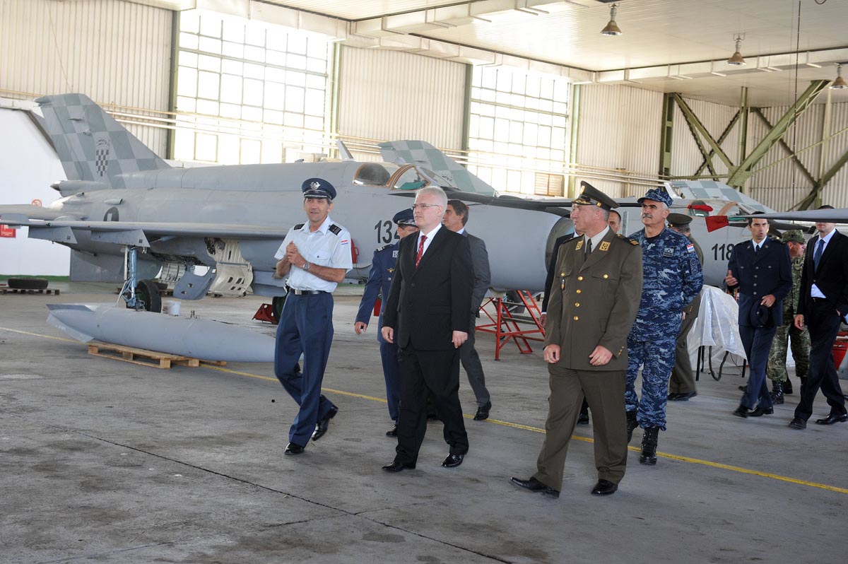 https://www.morh.hr/wp-content/gallery/predsjednik-josipovic-obisao-hrz-i-pzo/josipovic_25082014_5.jpg