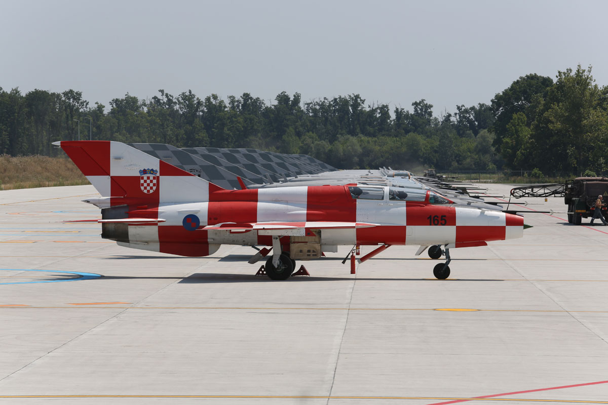 https://www.morh.hr/wp-content/gallery/predstavljanje-eskadrile-borbenih-aviona-hrz-i-pzo-a/eskadrila_mig_s_brigljevic_22072015_02.jpg