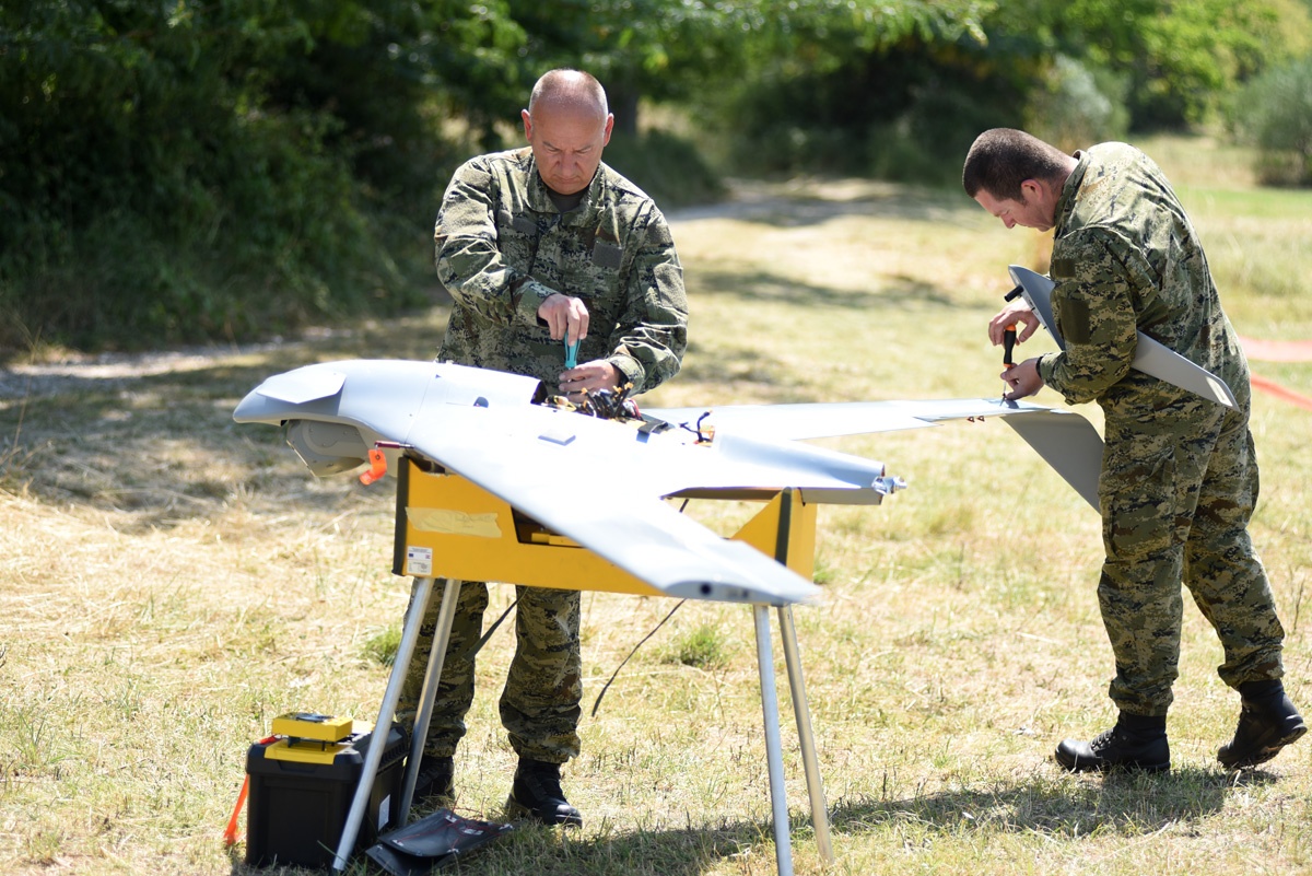https://www.morh.hr/wp-content/gallery/predstavljen-besposadni-zrakoplovni-sustav-orbiter-3/bespilotna_letjelica_dron_19072019_26.jpg