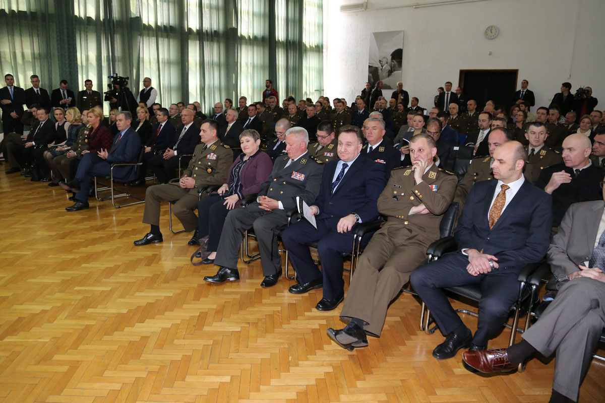 https://www.morh.hr/wp-content/gallery/predstavljen-prvi-hrvatski-vojno-znanstveni-casopis-strategos/strategos_15032017_03.jpg