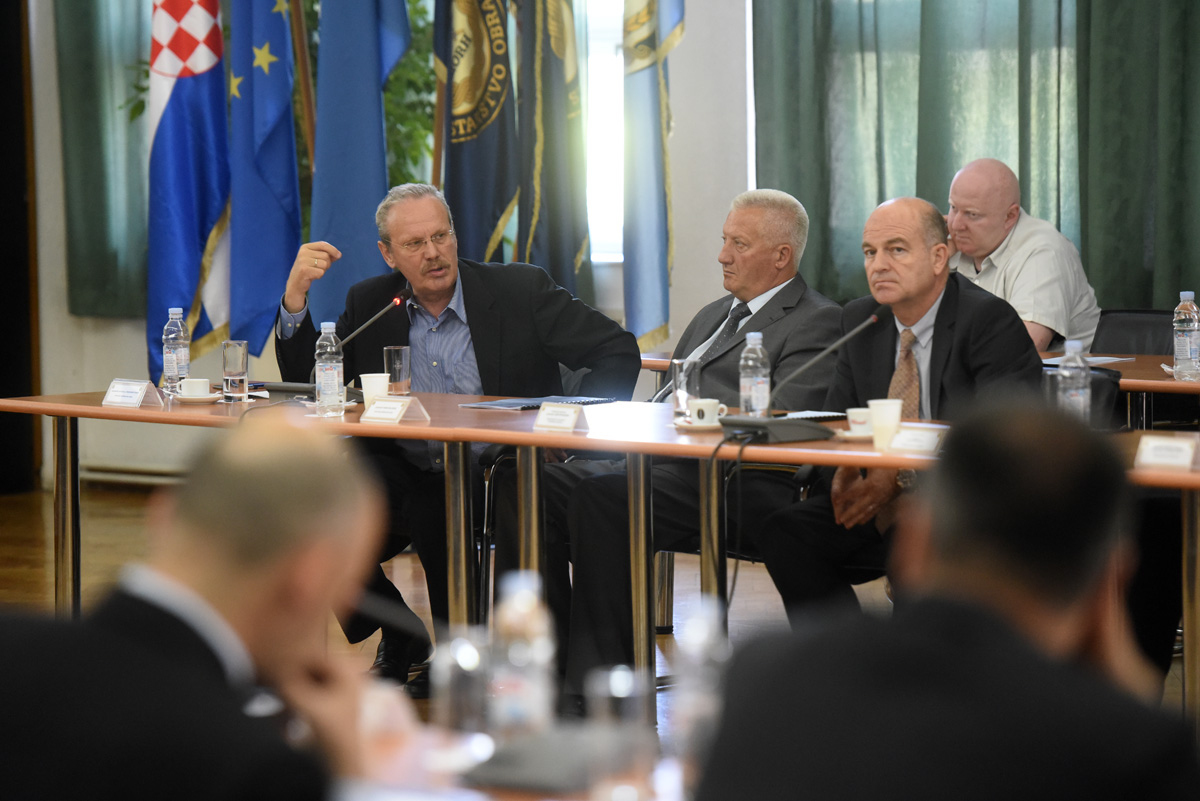 https://www.morh.hr/wp-content/gallery/predstavljen-zavrsni-nacrt-prijedloga-strategije-nacionalne-sigurnosti/sns_05062017_08.jpg
