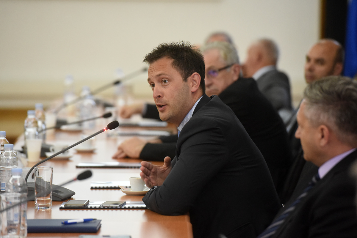 https://www.morh.hr/wp-content/gallery/predstavljen-zavrsni-nacrt-prijedloga-strategije-nacionalne-sigurnosti/sns_05062017_17.jpg