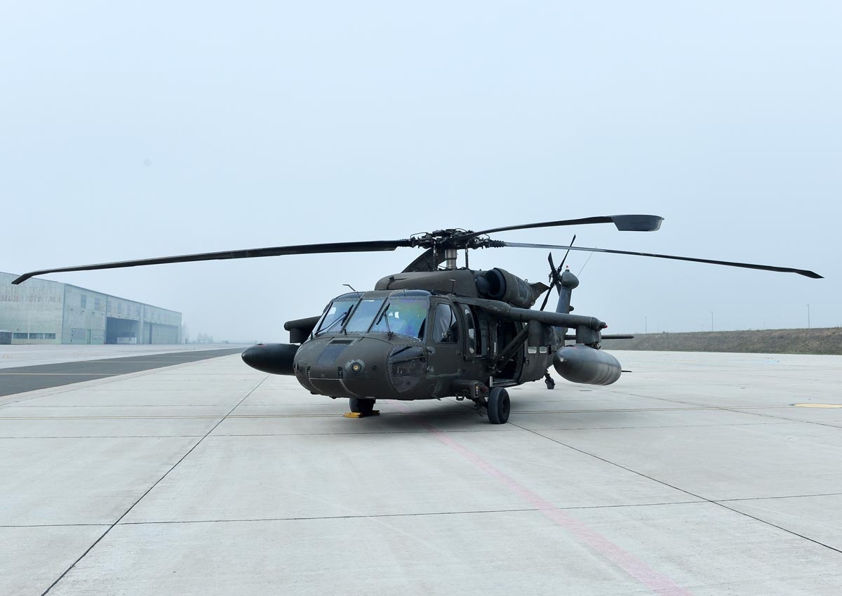 https://www.morh.hr/wp-content/gallery/predstavljeni-helikopteri-black-hawk-uh-60m/black_hawk_uh_60_m_12102018_06.jpg