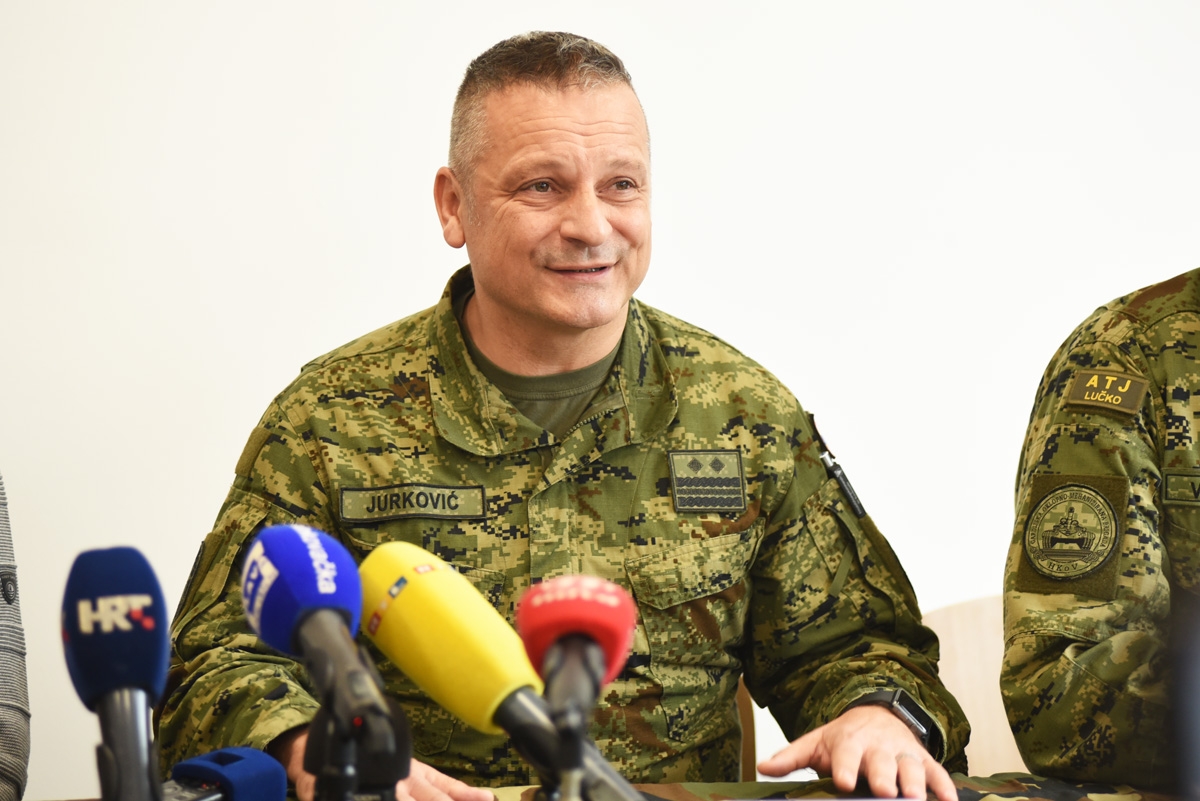https://www.morh.hr/wp-content/gallery/prezentacija-radova-u-vukovarskoj-vojarni-i-gradu-vukovaru/vukovarska_vojarna_renoviranje_23112018_05.jpg