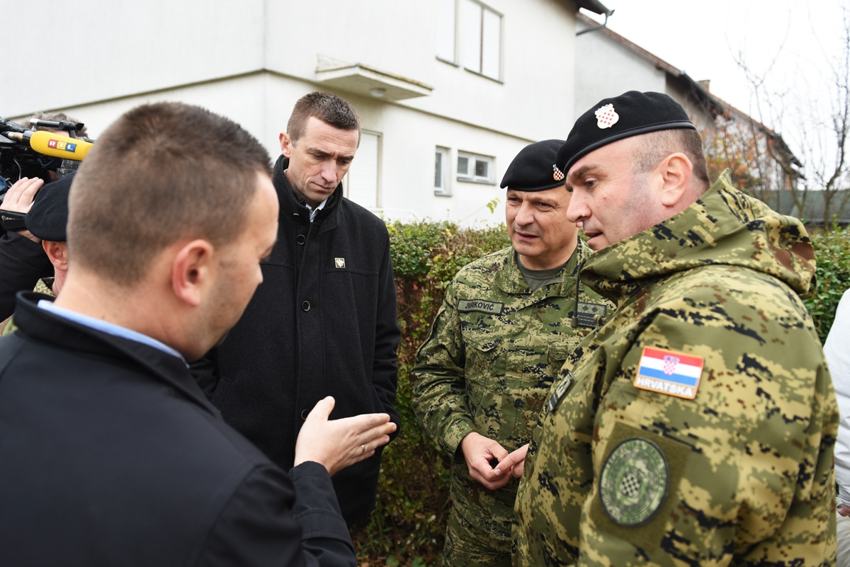 https://www.morh.hr/wp-content/gallery/prezentacija-radova-u-vukovarskoj-vojarni-i-gradu-vukovaru/vukovarska_vojarna_renoviranje_23112018_13.jpg