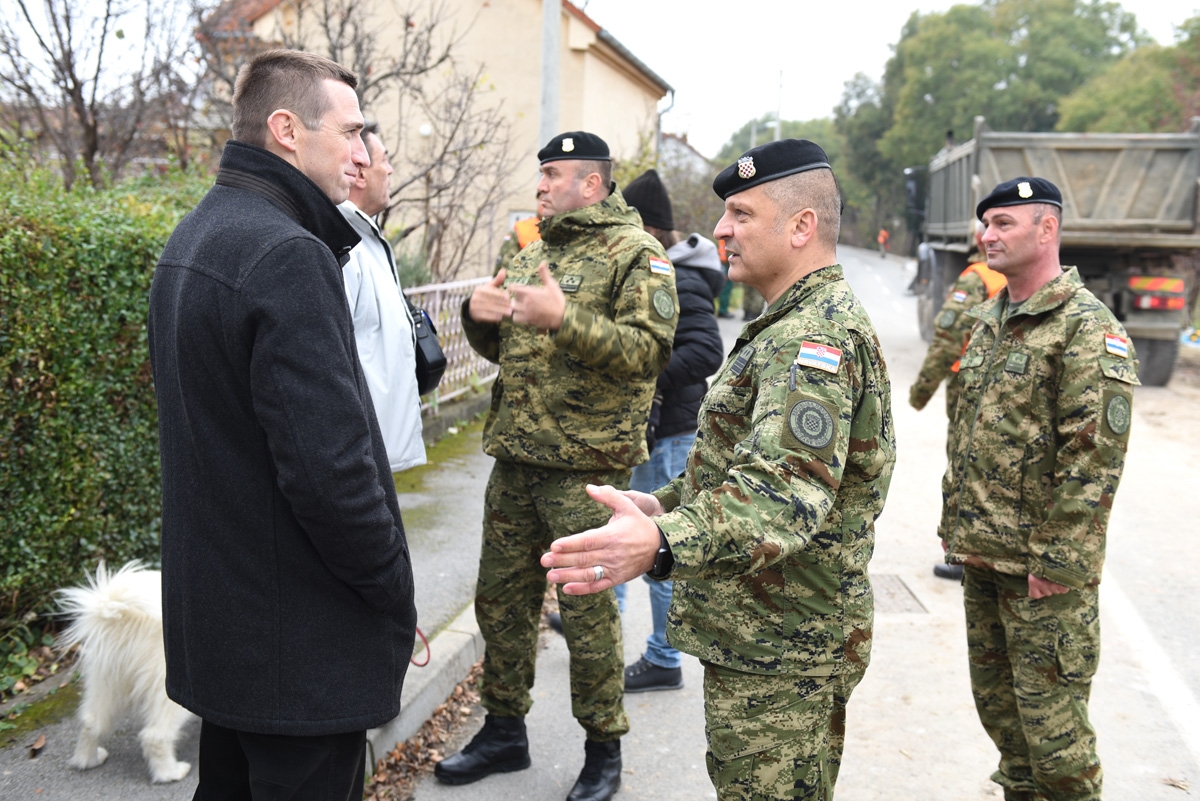 https://www.morh.hr/wp-content/gallery/prezentacija-radova-u-vukovarskoj-vojarni-i-gradu-vukovaru/vukovarska_vojarna_renoviranje_23112018_15.jpg