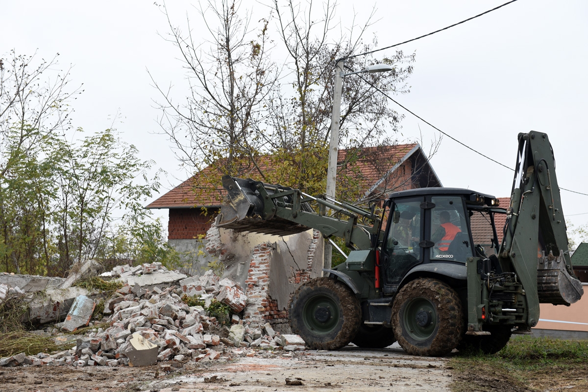 https://www.morh.hr/wp-content/gallery/prezentacija-radova-u-vukovarskoj-vojarni-i-gradu-vukovaru/vukovarska_vojarna_renoviranje_23112018_16.jpg