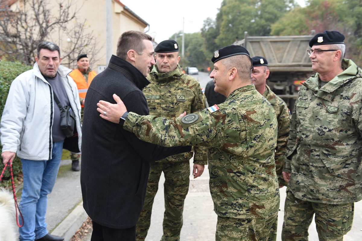https://www.morh.hr/wp-content/gallery/prezentacija-radova-u-vukovarskoj-vojarni-i-gradu-vukovaru/vukovarska_vojarna_renoviranje_23112018_23.jpg