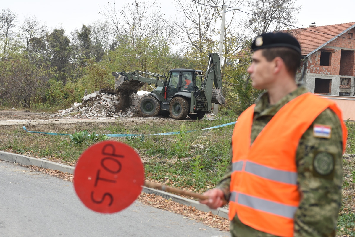 https://www.morh.hr/wp-content/gallery/prezentacija-radova-u-vukovarskoj-vojarni-i-gradu-vukovaru/vukovarska_vojarna_renoviranje_23112018_24.jpg