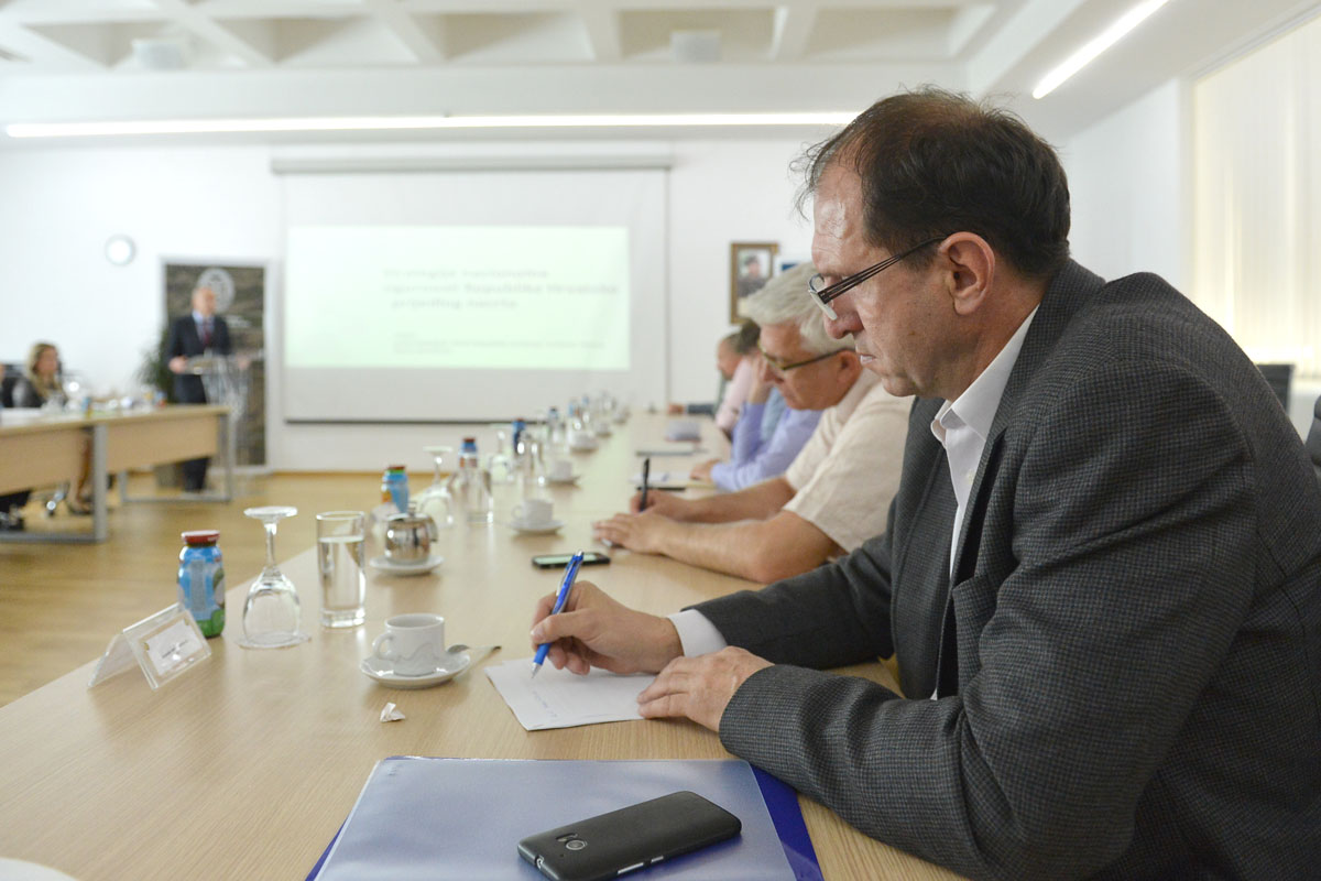 https://www.morh.hr/wp-content/gallery/prezentacije-nacrta-prijedloga-strategije-nacionalne-sigurnosti/sns_1052017_09.jpg