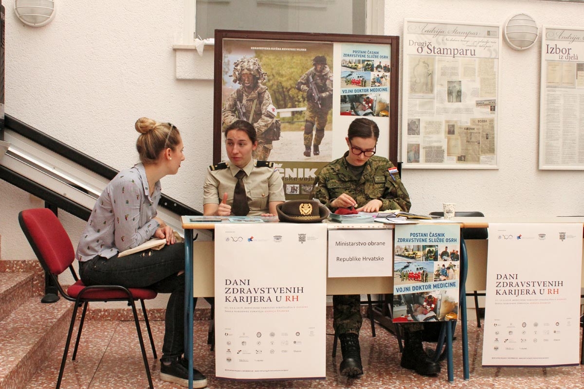 https://www.morh.hr/wp-content/gallery/prezentirano-zanimanje-doktora-medicine-u-hrvatskoj-vojsci/zdravstvena_struka_1105208_04.jpg