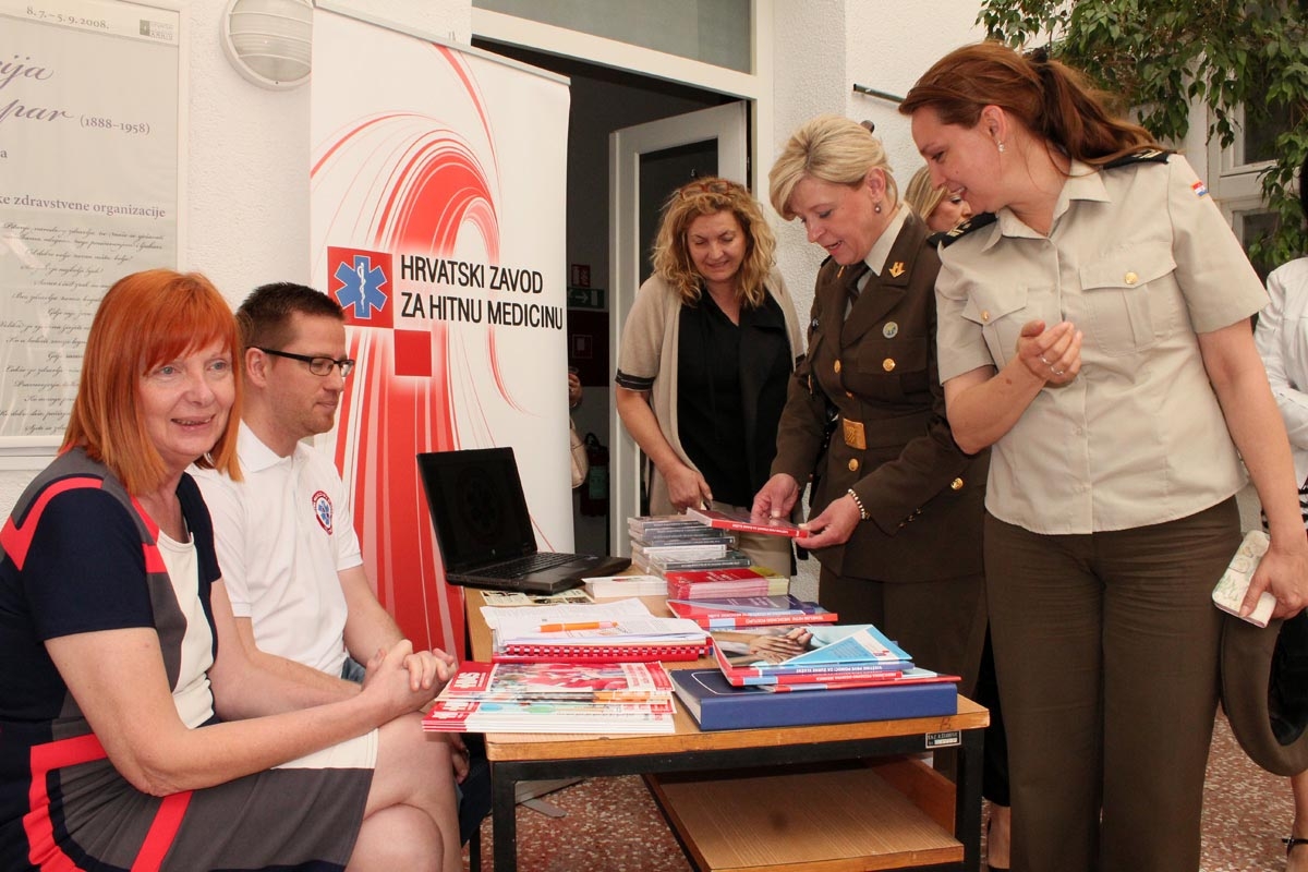 https://www.morh.hr/wp-content/gallery/prezentirano-zanimanje-doktora-medicine-u-hrvatskoj-vojsci/zdravstvena_struka_1105208_05.jpg