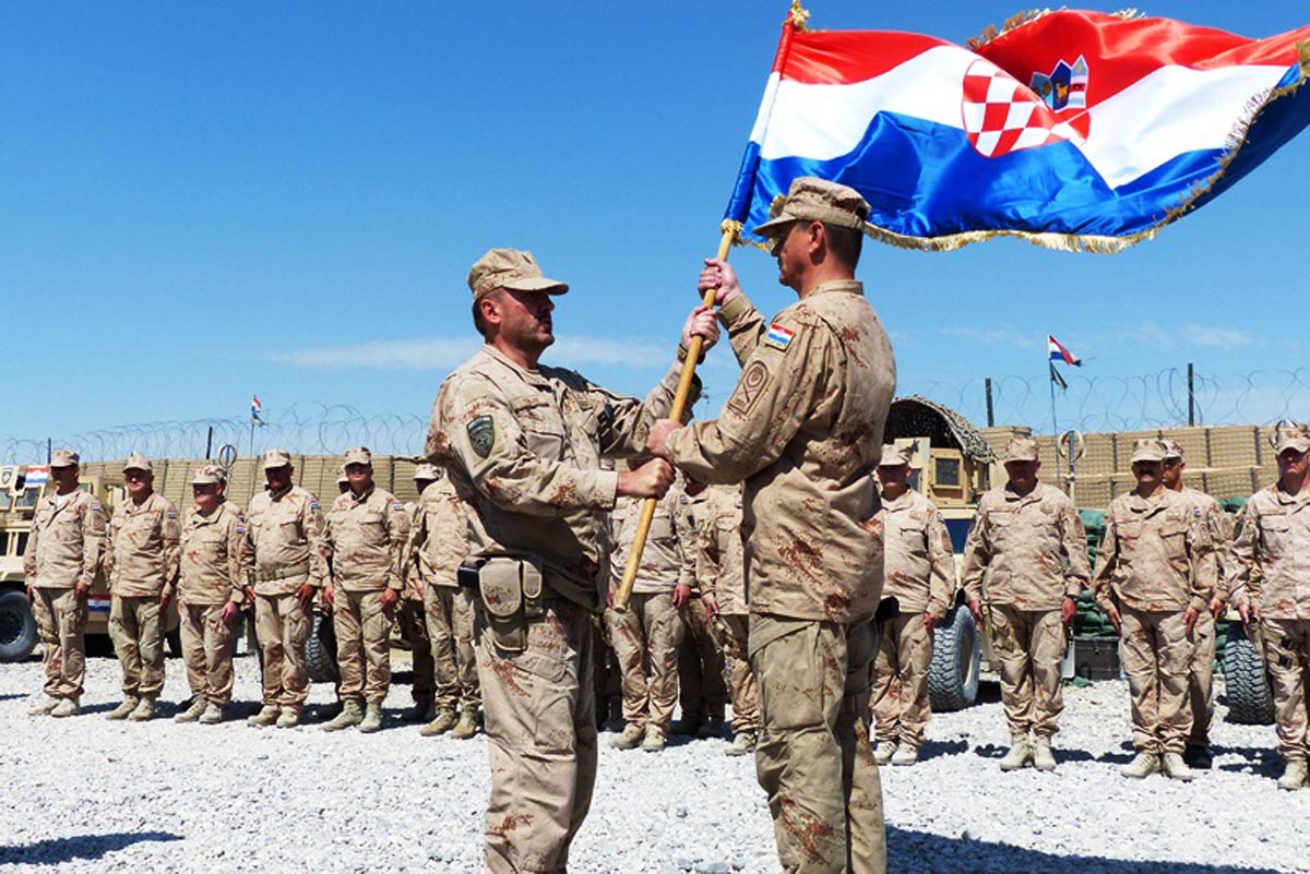 https://www.morh.hr/wp-content/gallery/primopredaja-duznosti-21-i-22-hrvcon-a-u-misiji-isaf/isaf_15092013_03.jpg