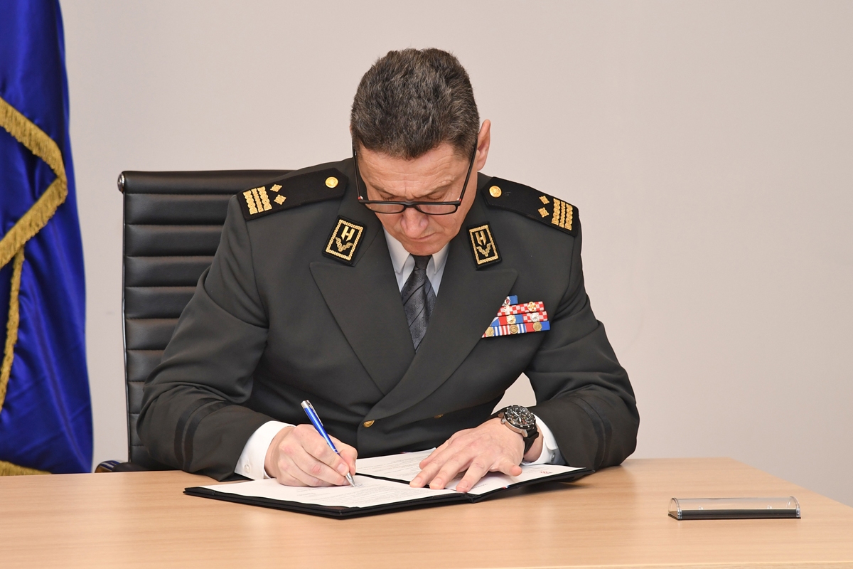 https://www.morh.hr/wp-content/gallery/primopredaja-duznosti-glavnog-inspektora-obrane/20200319-primopredaja-gl-inspektora-1.jpg