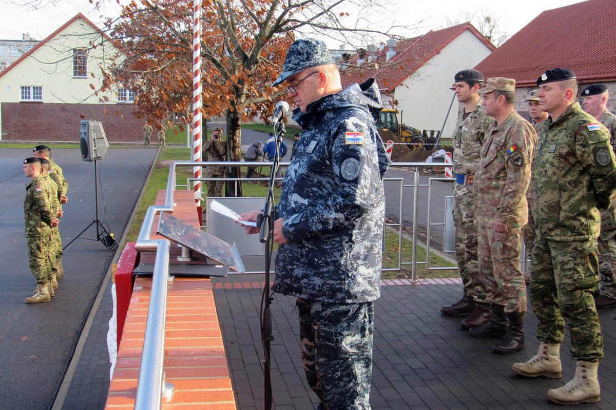 https://www.morh.hr/wp-content/gallery/primopredaja-duznosti-hrvatskih-kontingenata-u-republici-poljskoj/hrvcon_poljska_hv_osrh_29102018_15.jpg