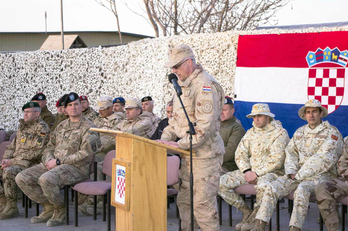 https://www.morh.hr/wp-content/gallery/primopredaja-duznosti-izmedu-5-i-6-hrvcon-a-u-misiji-resolute-support/hrvcon_13032017_03.jpg