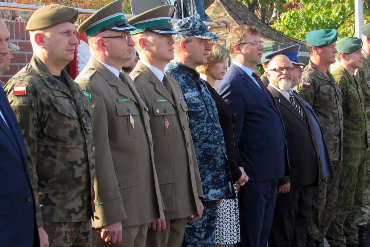 https://www.morh.hr/wp-content/gallery/primopredaja-duznosti-zapovjednika-borbene-skupine-nato-a-u-poljskoj/nato_efp_borbena_grupa_poljska_20092018_03.1.jpg