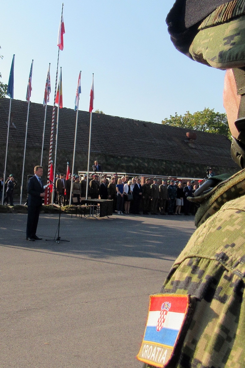 https://www.morh.hr/wp-content/gallery/primopredaja-duznosti-zapovjednika-borbene-skupine-nato-a-u-poljskoj/nato_efp_borbena_grupa_poljska_20092018_04.jpg