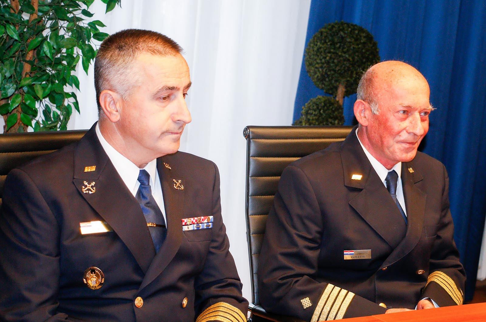 https://www.morh.hr/wp-content/gallery/primopredaja-duznosti-zapovjednika-sredista-za-obuku-hrm-a/primopredaja_duznosti_zapovjednika_sredistaza_obuku_hrm_190719_02.jpg