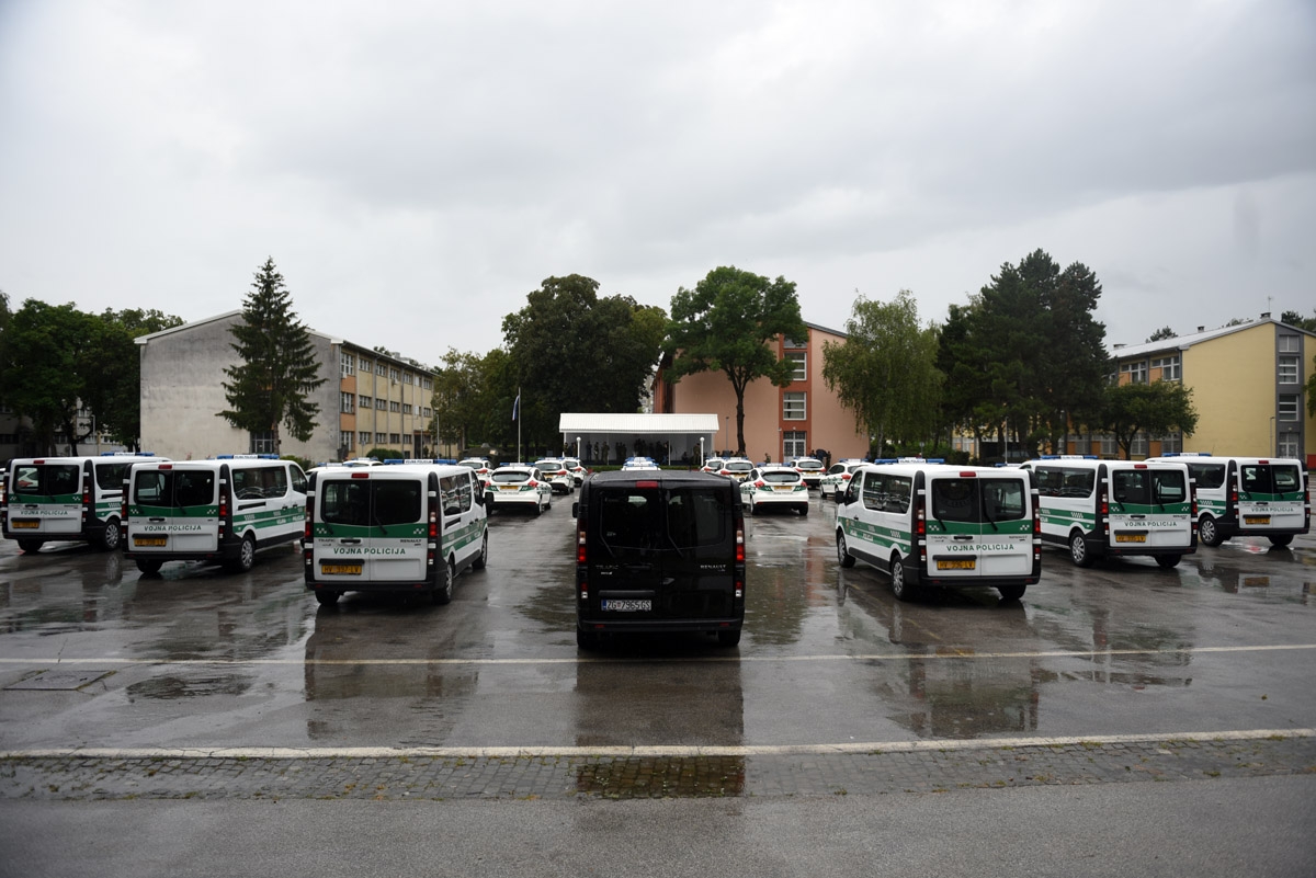 https://www.morh.hr/wp-content/gallery/primopredaja-vozila-pukovniji-vojne-policije/primopredaja_vozila_pukovniji_vp_29062018_05.jpg