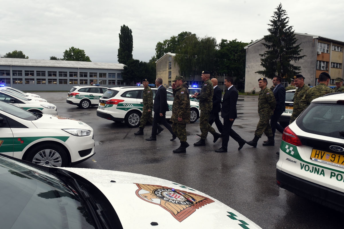 https://www.morh.hr/wp-content/gallery/primopredaja-vozila-pukovniji-vojne-policije/primopredaja_vozila_pukovniji_vp_29062018_33.jpg