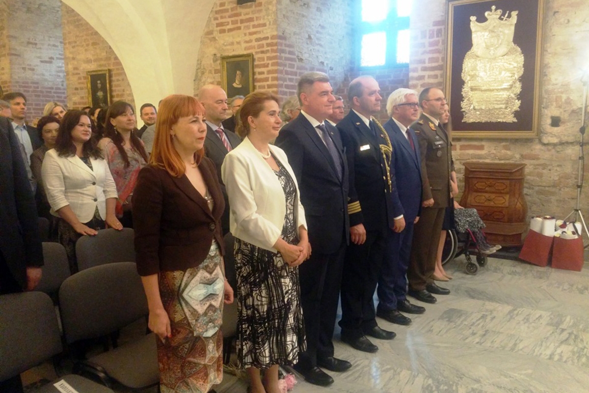 https://www.morh.hr/wp-content/gallery/pripadnici-1-hrvcon-a-u-na-obiljezavanju-dana-drzavnosti/dan_drzavnosti_ltu_13062018_02.jpg