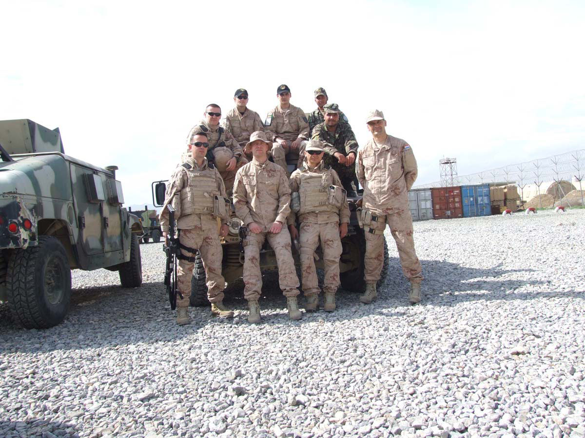 https://www.morh.hr/wp-content/gallery/pripadnici-19-hrvcon-a-na-obuci-za-vozae-hmmwv-a-u-logistikoj-koli-ana-e-24042012/tecaj_24042012_1.jpg