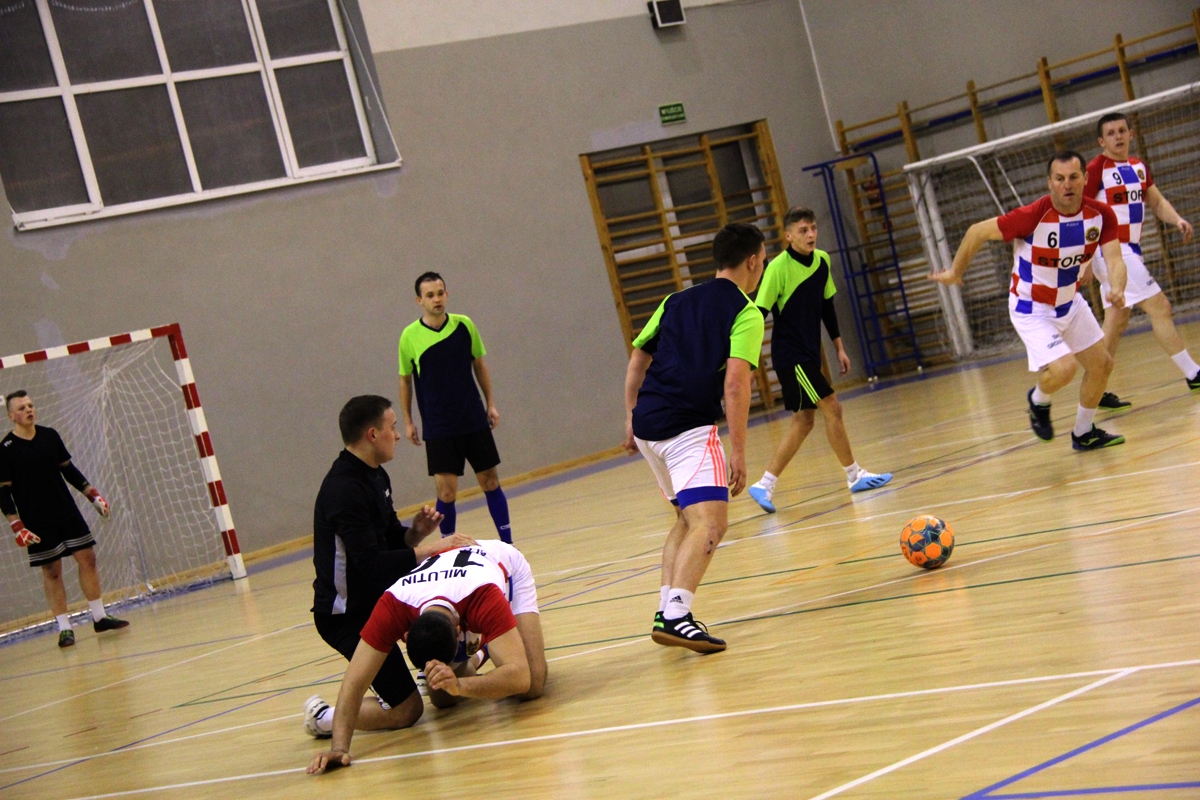 https://www.morh.hr/wp-content/gallery/pripadnici-5-hrvcon-a-osvojili-kup-i-lokalnu-malonogometnu-ligu-u-poljskoj/20200307-turnir-5hrvcon-003.jpg