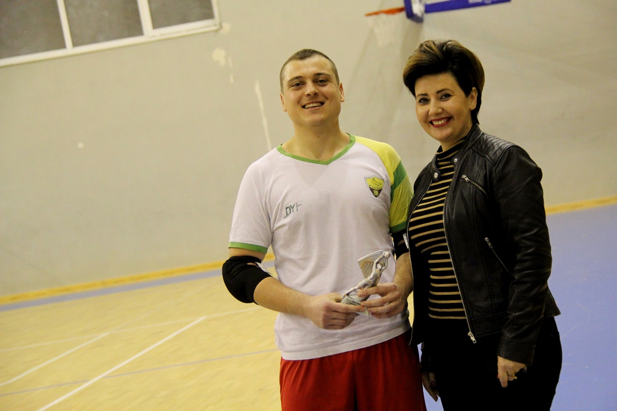 https://www.morh.hr/wp-content/gallery/pripadnici-5-hrvcon-a-osvojili-kup-i-lokalnu-malonogometnu-ligu-u-poljskoj/20200307-turnir-5hrvcon-007.jpg