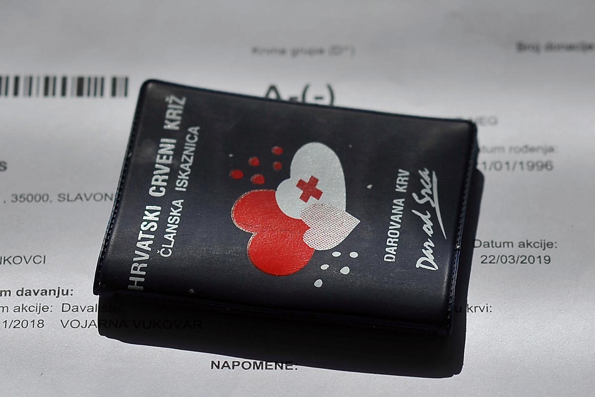 https://www.morh.hr/wp-content/gallery/pripadnici-gombr-e-u-akciji-dobrovoljnog-darivanja-krvi/darivanje_krvi_gombr_220319_01.jpg