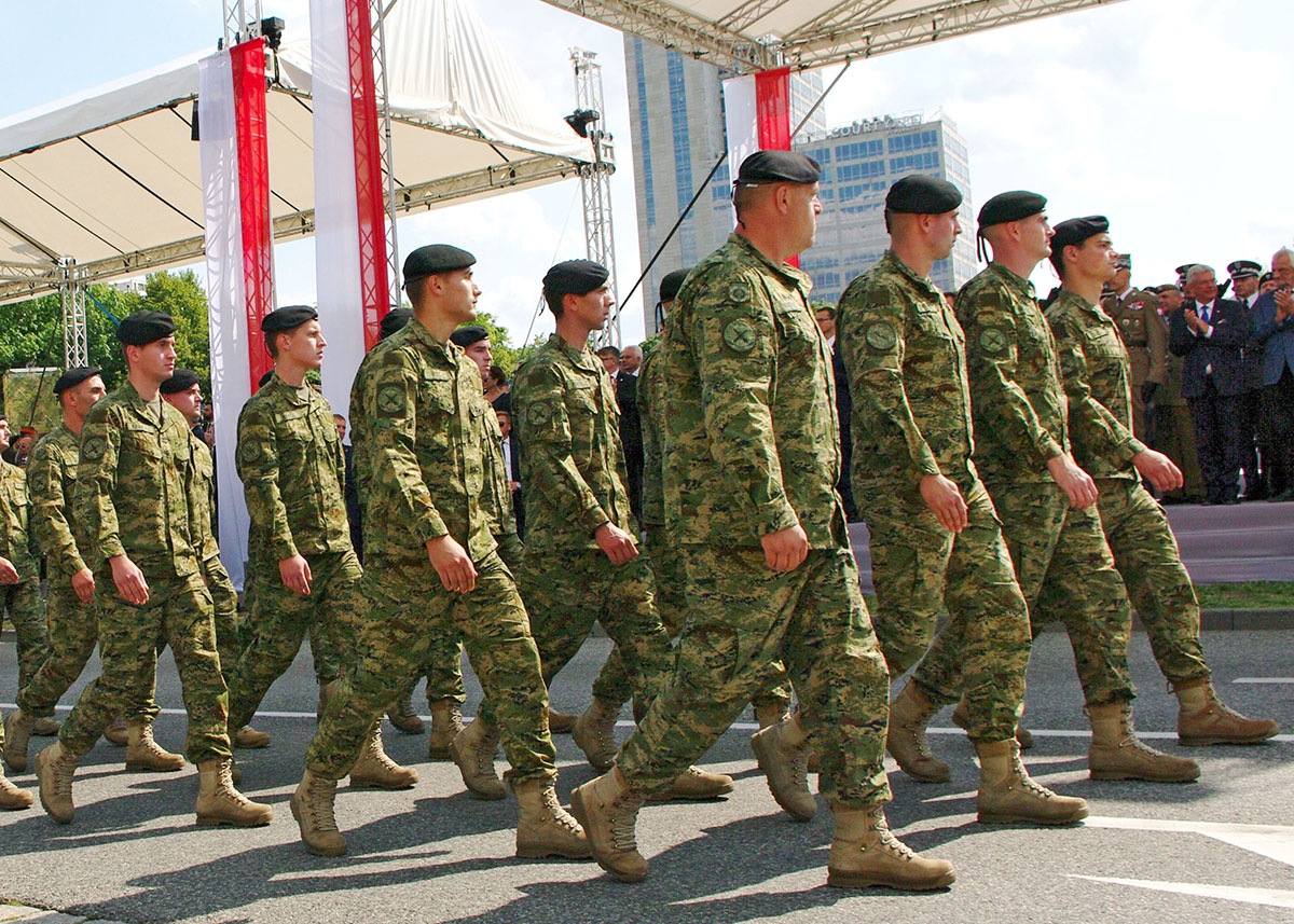https://www.morh.hr/wp-content/gallery/pripadnici-hrvatske-vojske-na-obiljezavanju-dana-os-r-poljske/4_hrvcon_16082019_1.jpg