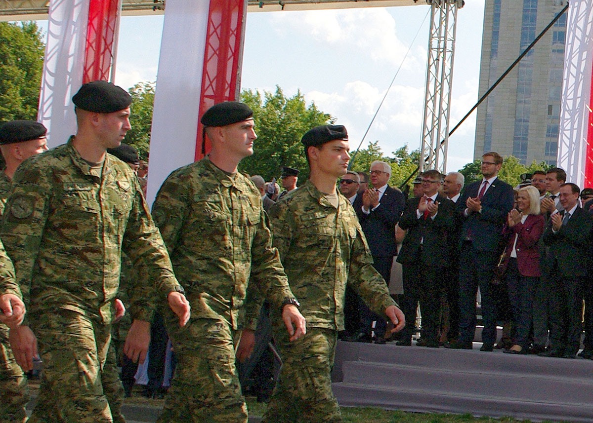 https://www.morh.hr/wp-content/gallery/pripadnici-hrvatske-vojske-na-obiljezavanju-dana-os-r-poljske/4_hrvcon_16082019_6.jpg