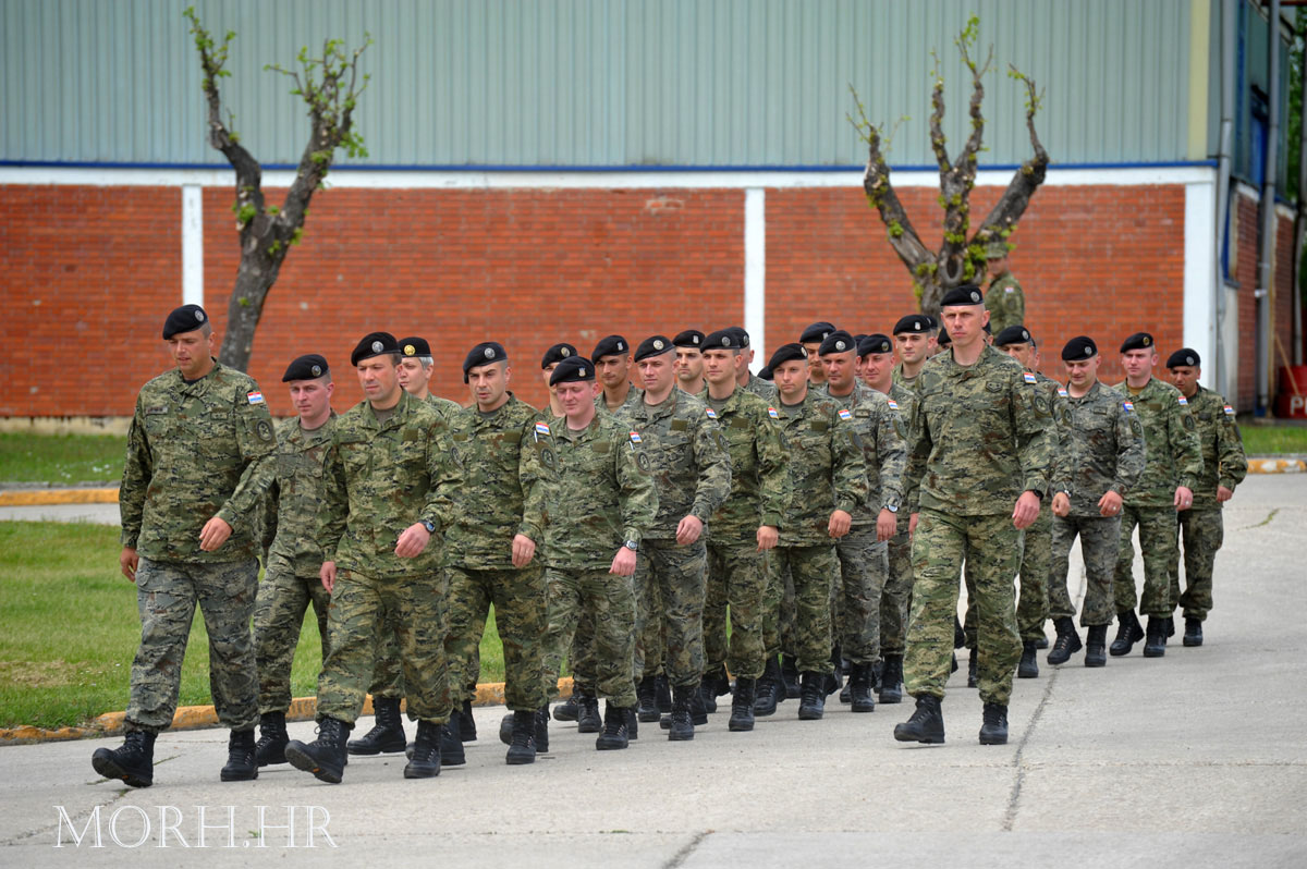 https://www.morh.hr/wp-content/gallery/pripadnici-osrh-i-oklopna-vozila-oruanih-snaga-rh-upueni-na-vjebu-eu-borbene-skupine-u-njemaku/v-patria_25042012_01.jpg