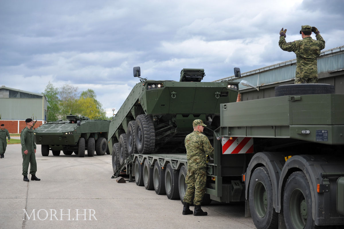 https://www.morh.hr/wp-content/gallery/pripadnici-osrh-i-oklopna-vozila-oruanih-snaga-rh-upueni-na-vjebu-eu-borbene-skupine-u-njemaku/v-patria_25042012_08.jpg