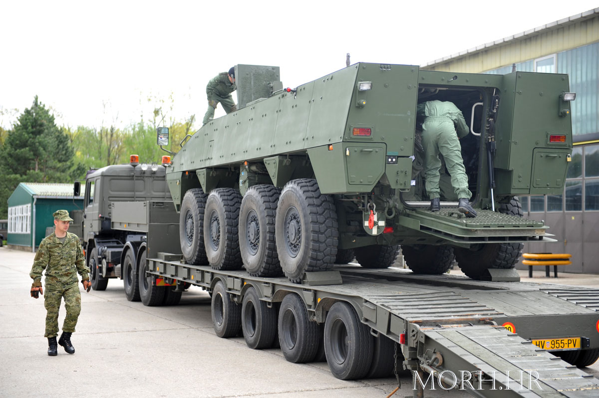 https://www.morh.hr/wp-content/gallery/pripadnici-osrh-i-oklopna-vozila-oruanih-snaga-rh-upueni-na-vjebu-eu-borbene-skupine-u-njemaku/v-patria_25042012_11.jpg