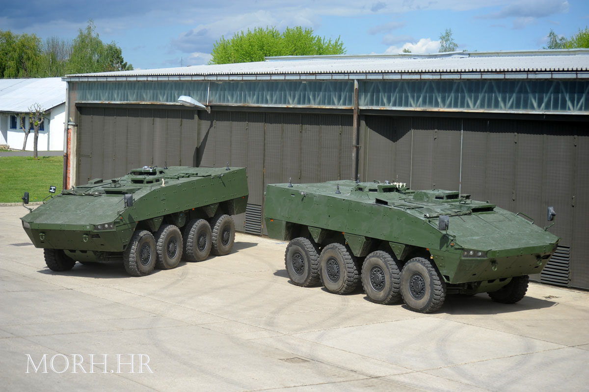 https://www.morh.hr/wp-content/gallery/pripadnici-osrh-i-oklopna-vozila-oruanih-snaga-rh-upueni-na-vjebu-eu-borbene-skupine-u-njemaku/v-patria_25042012_18.jpg