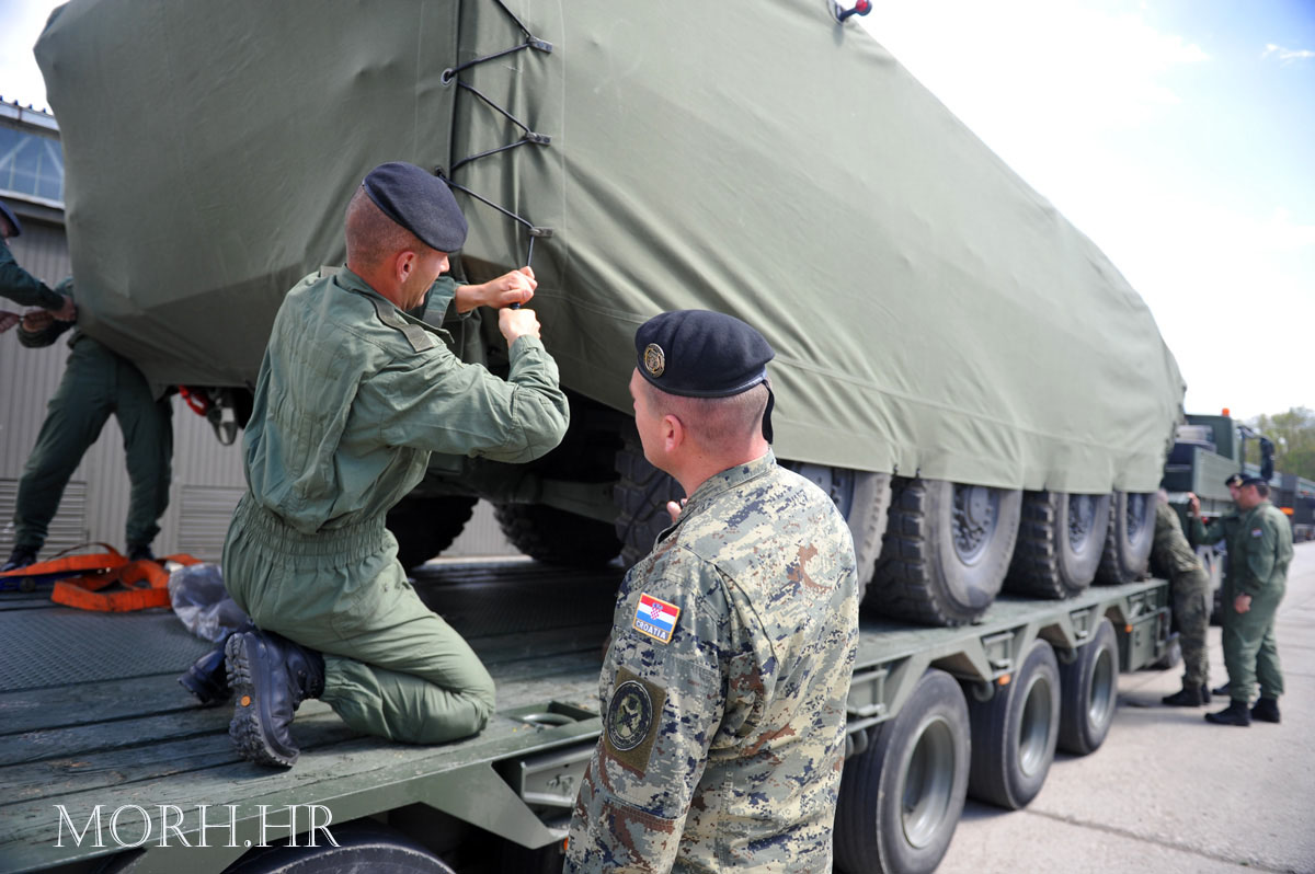 https://www.morh.hr/wp-content/gallery/pripadnici-osrh-i-oklopna-vozila-oruanih-snaga-rh-upueni-na-vjebu-eu-borbene-skupine-u-njemaku/v-patria_25042012_22.jpg