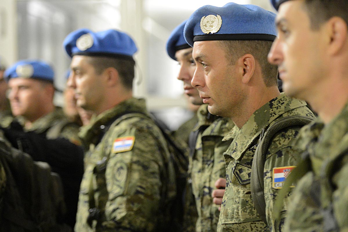 https://www.morh.hr/wp-content/gallery/pripadniuci-9-hrvcon-a-iz-misije-undof-stigli-u-zagreb/povratak_undof9_30112012_3.JPG